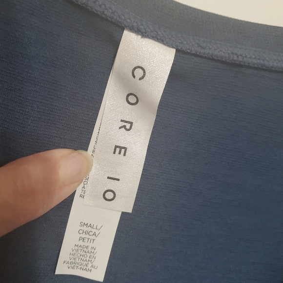 Amazon Essentials Core 10  Women's Classic Fit Short Sleeve Scoop Neck T-Shirt - Picture 4 of 14